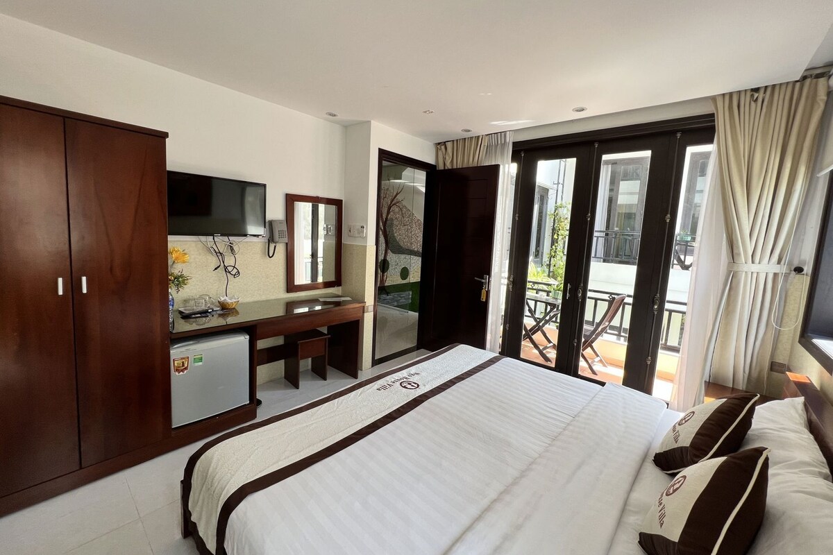 Minibar, bàn, màn/rèm cản sáng, truy cập Internet không dây miễn phí 