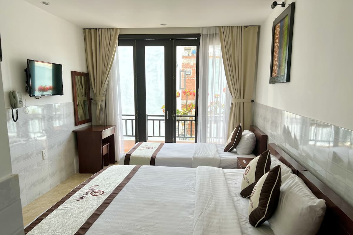 Minibar, desk, blackout curtains, free WiFi