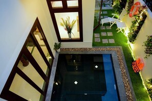 Deluxe-Doppel- oder -Zweibettzimmer | Blick vom Balkon