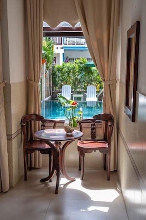 Minibar, in-room safe, desk, free WiFi - Ngo Homestay (Da Nang)