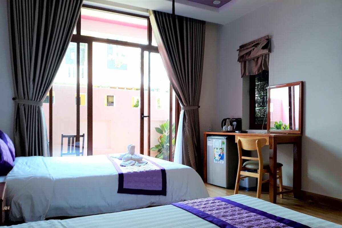 Suite, Non Smoking | Egyptian cotton sheets, pillowtop beds, minibar, desk