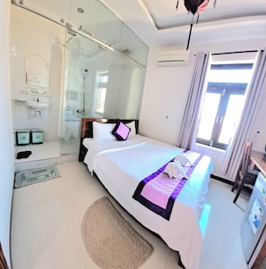 Habitación doble estándar, para no fumadores | Sábanas de algodón egipcio, camas con pillow-top, minibar y escritorio 