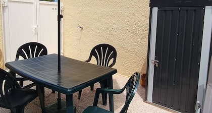 T2 Villa with pool and parking in Port Leucate, 4 people