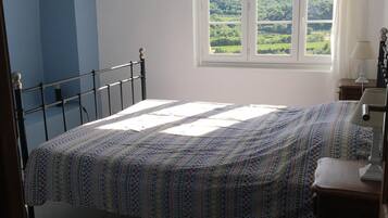 2 chambres, fer et planche à repasser, lit parapluie, Wi-Fi gratuit