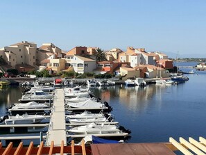 Marina - Beautiful 4-person apartment with pool, private parking and marina view (Port Barcarès)