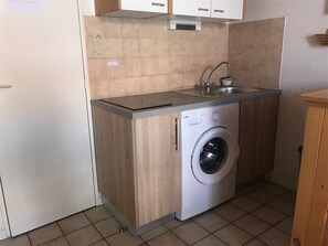 Interior - Cozy Villa with Terrace, Near Lake, 4 Sleeps, Parking - Port Leucate (Port Leucate)