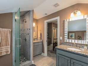 Shower, jetted tub, hair dryer, towels