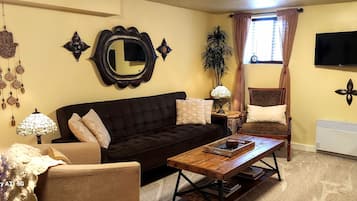 Smart TV, Netflix, Hulu, books