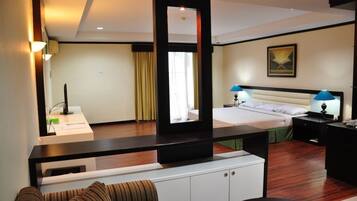 1 bedroom, minibar, in-room safe, desk