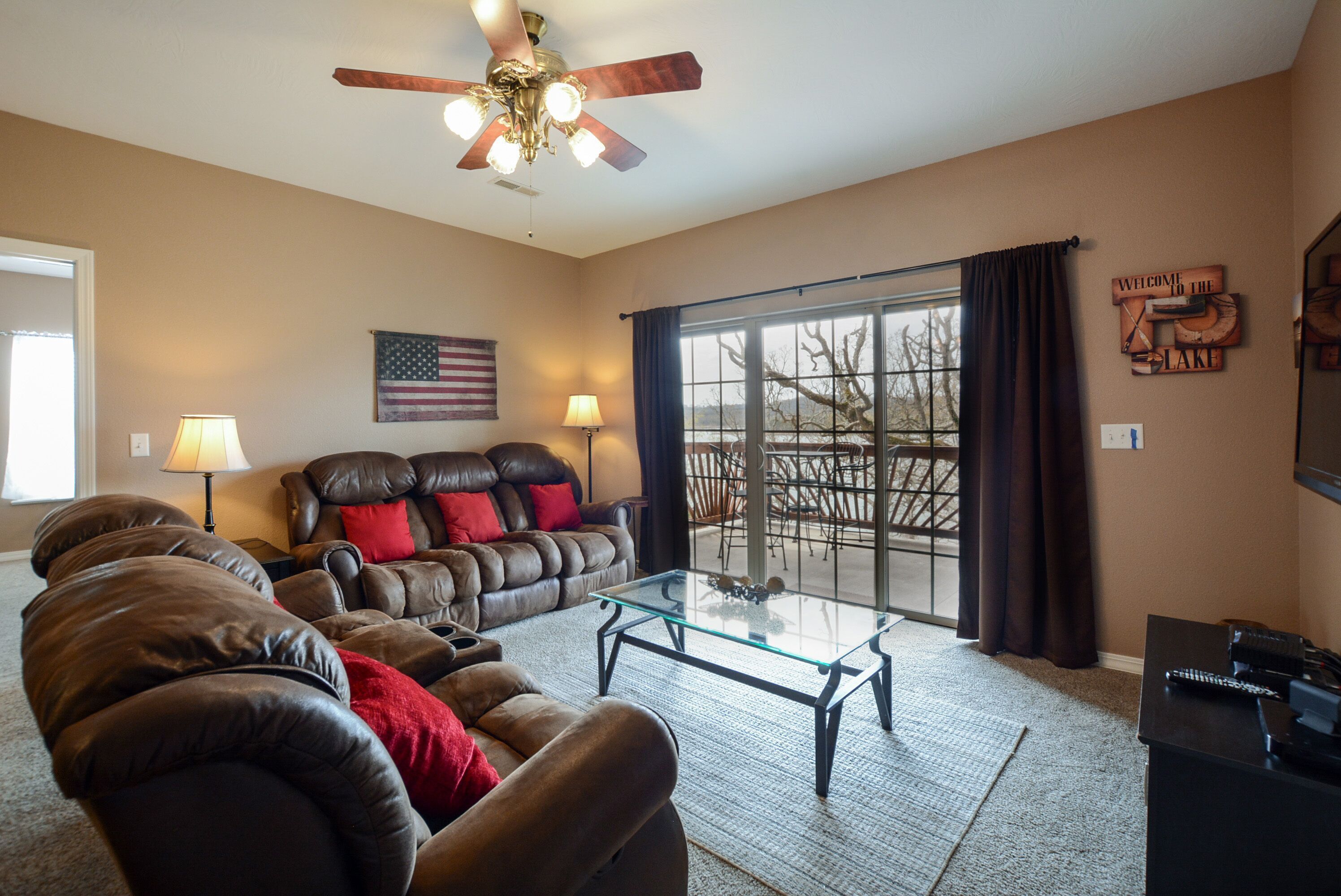 TV, peis og DVD-spiller