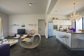 Living area - Protaras Aster Suite (Paralimni)