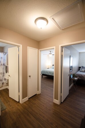 2 bedrooms, desk, iron/ironing board, Internet