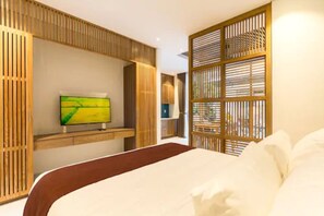 Pillow-top beds, minibar, in-room safe, desk - Tam House Villa Hotel (Da Nang)