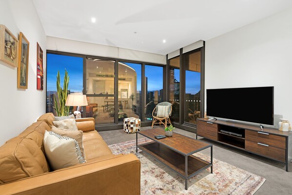 Living area - Sanctuary Apartments - Prima Pearl (Southbank)
