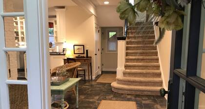 In the heart of town;Upscale Historical Home;Walk to Lake Superior&Boat Cruises!