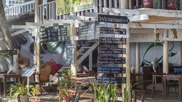 Free daily cooked-to-order breakfast