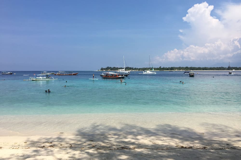 Gili Turtle Beach Resort