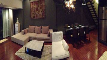 Nimman F3 | Living area | Flat-screen TV