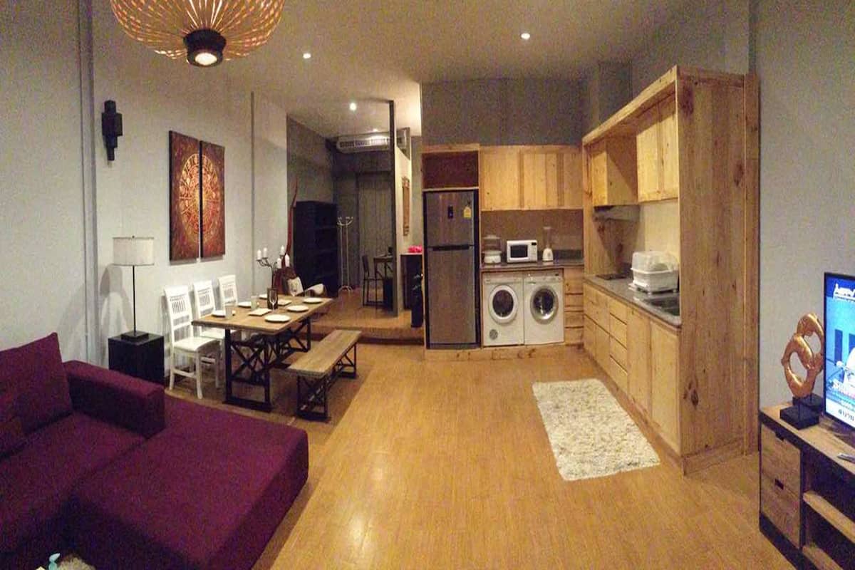 Nimman F1 | Living area | Flat-screen TV