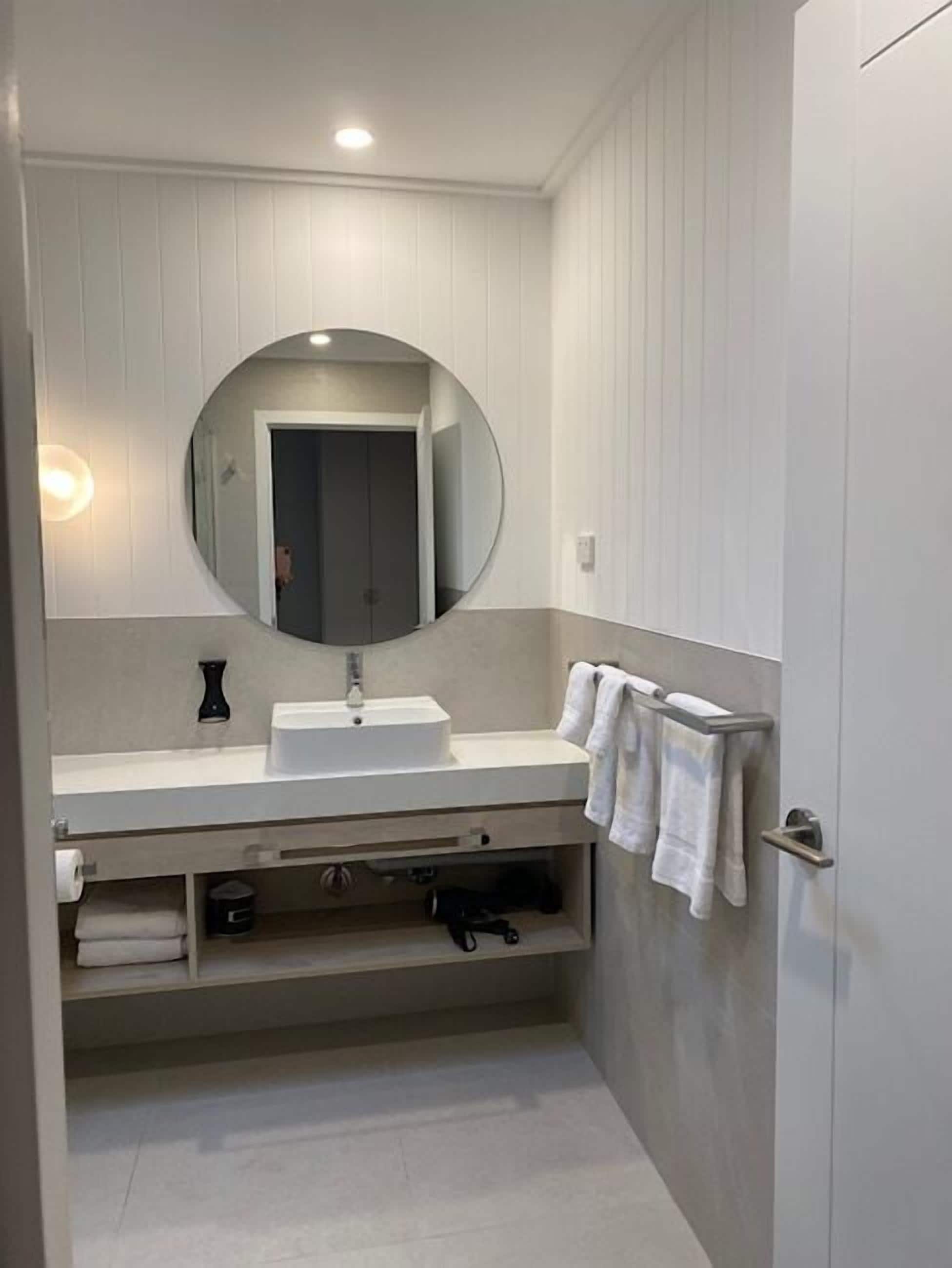 superior room | desk, laptop workspace, iron/ironing board, free wifi