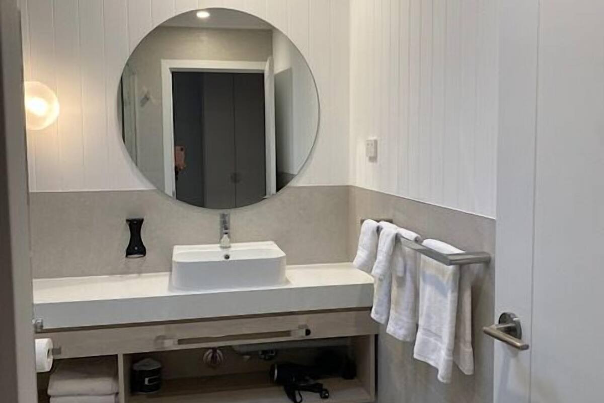 superior room | desk, laptop workspace, iron/ironing board, free wifi