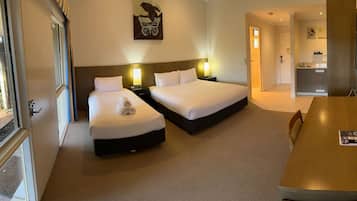 Standard King & Single | Desk, laptop workspace, iron/ironing board, free WiFi