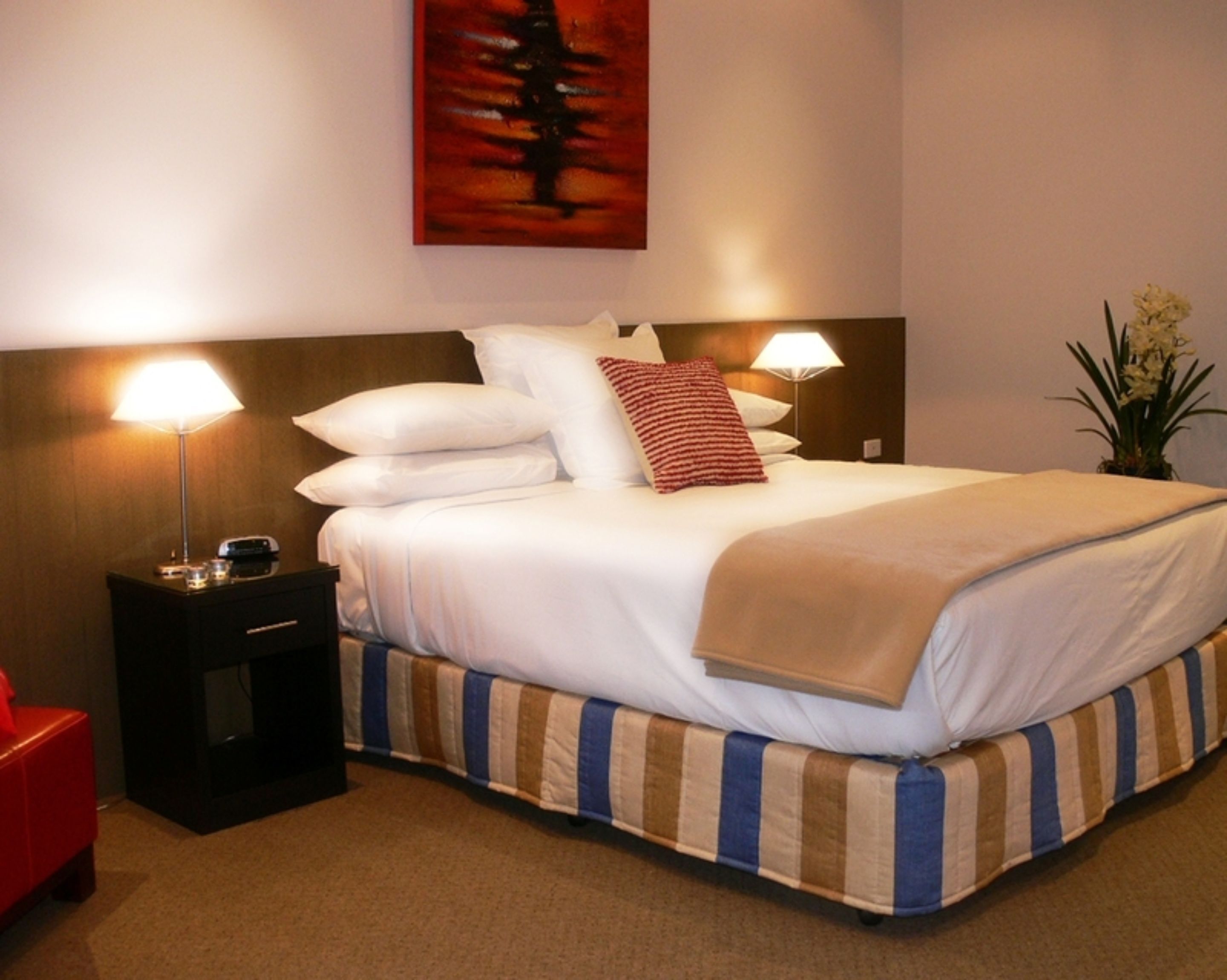 Desk, laptop workspace, iron/ironing board, free WiFi