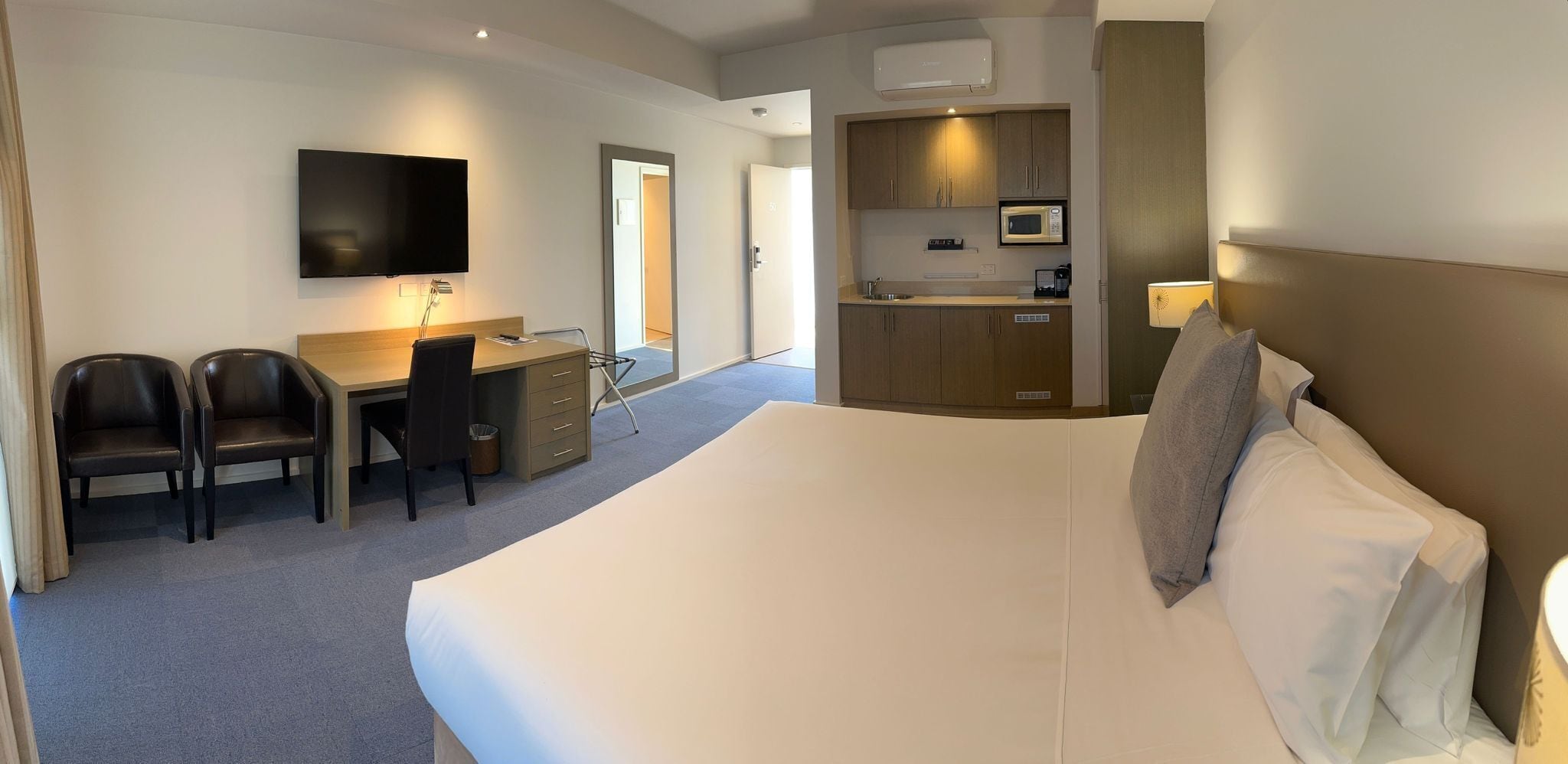 studio room | desk, laptop workspace, iron/ironing board, free wifi