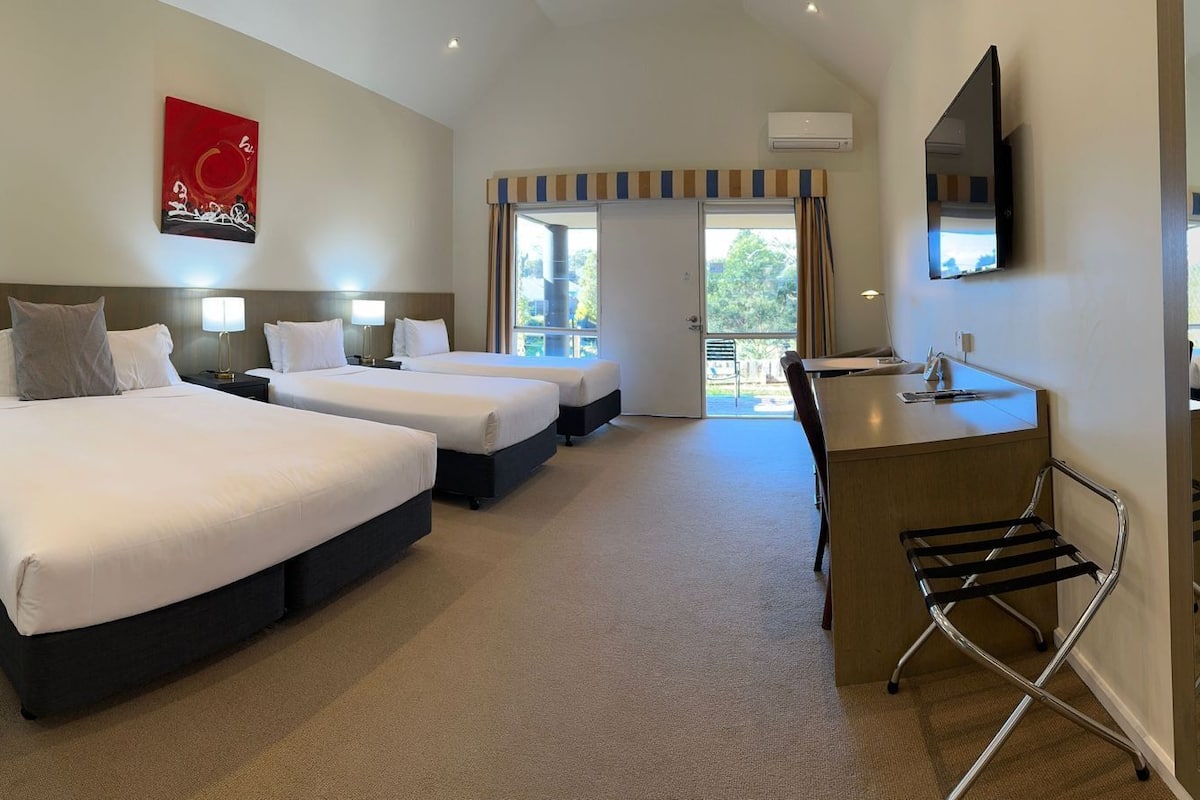 family room | living area | 50-inch flat-screen tv with digital channels, tv