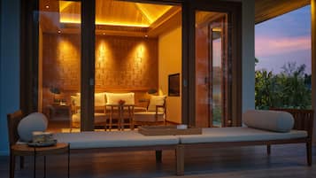 Premium bedding, minibar, in-room safe, desk