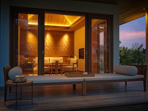 Premium bedding, minibar, in-room safe, desk - Legacy Mekong, Can Tho, Autograph Collection (Can Tho)