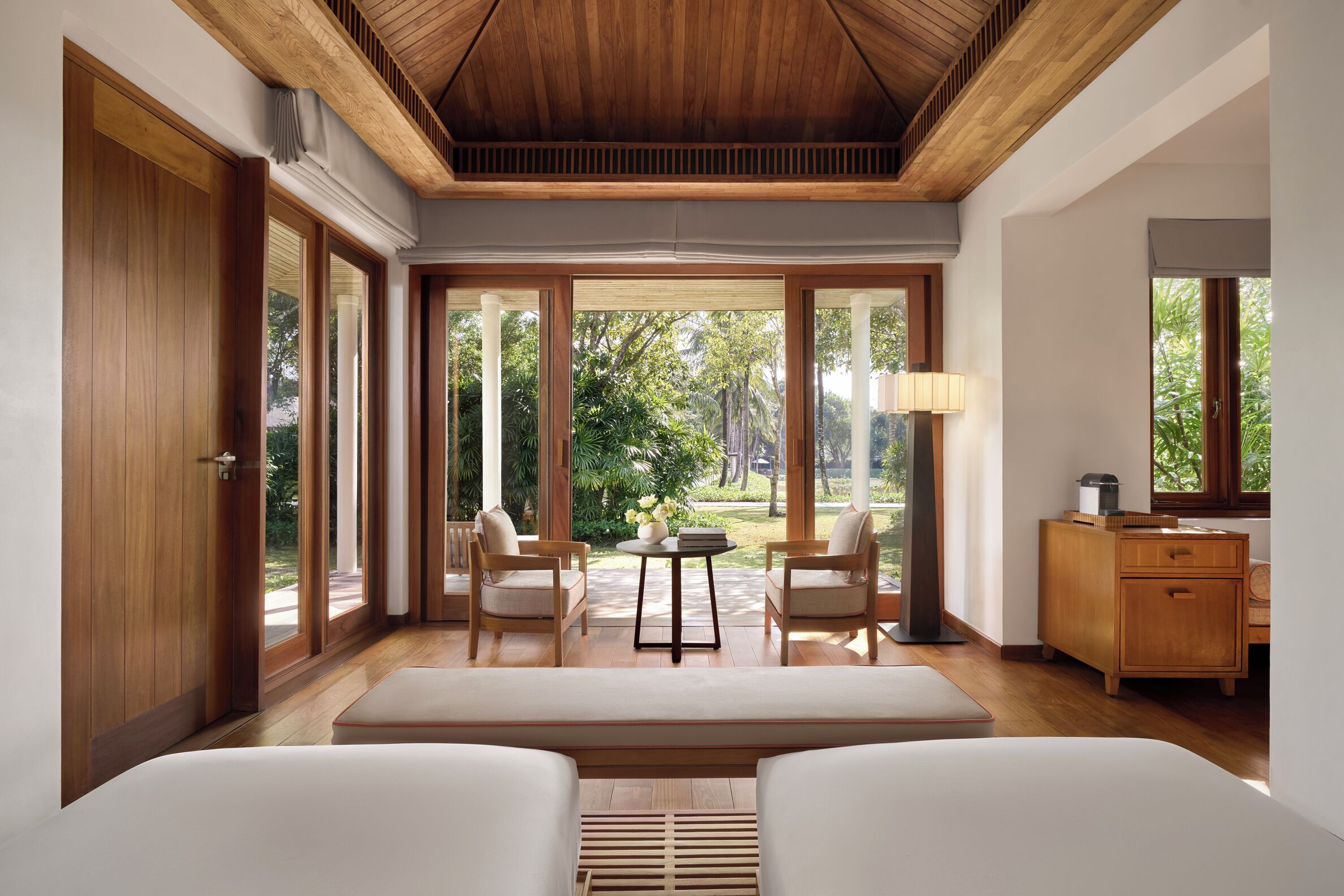 Hochwertige Bettwaren, Minibar, Zimmersafe, Schreibtisch