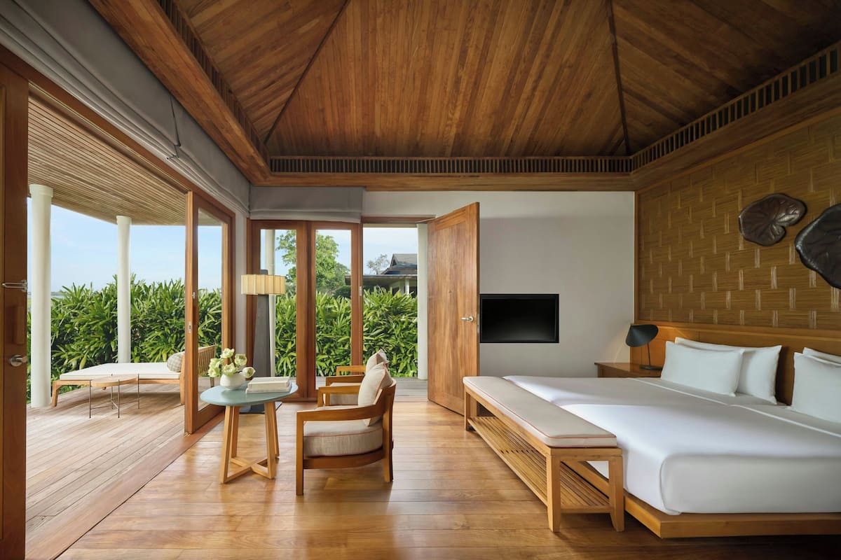 Bungalow, 2 Twin Beds | Premium bedding, minibar, in-room safe, desk