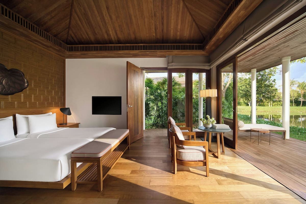 Bungalow, 2 Twin Beds | Premium bedding, minibar, in-room safe, desk