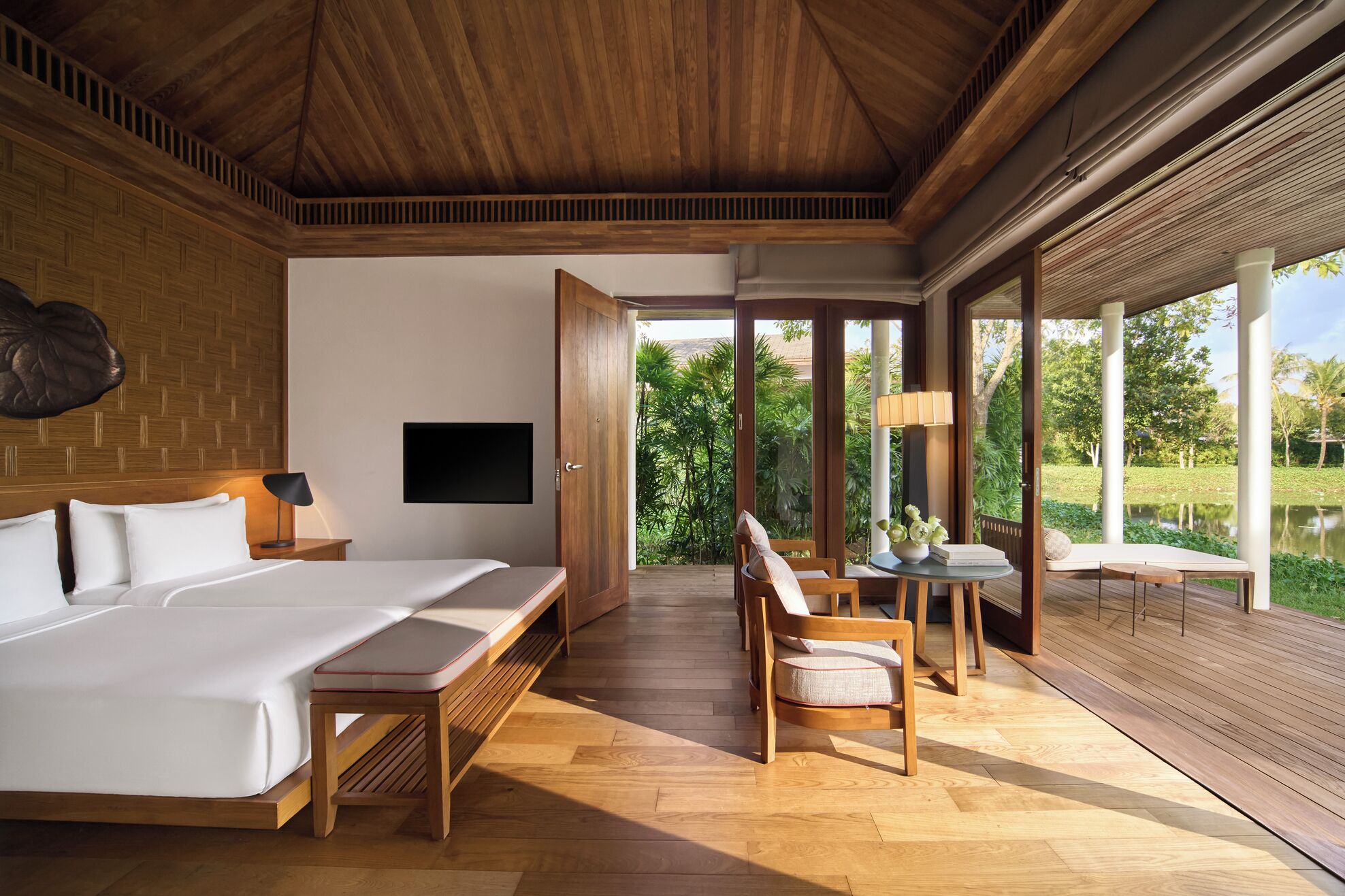 Ropa de cama de alta calidad y minibar 