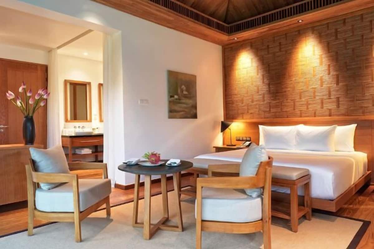 Hochwertige Bettwaren, Minibar, Zimmersafe, Schreibtisch