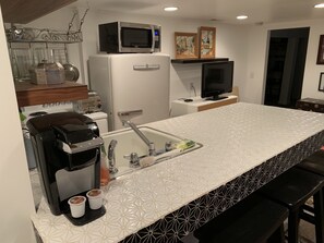 Microwave, coffee/tea maker, cookware/dishes/utensils, kitchen islands - Off the Park Walk to Everything Whole Foods, Restaurants Coffee & Bus (Denver)
