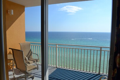 Splash luxury Beachfront Condo on 7th flr. Waterpark, Beach Service, Ocean views