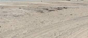 Private Beach 1 Block To Lido Beach. 1/2 Mile St. Armand Circle