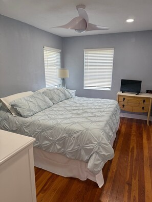 2 camere, una scrivania, ferro/asse da stiro, Wi-Fi gratuito