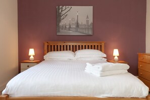 Luxury Apartment, 3 Bedrooms, City View | 1 bedroom, premium bedding, desk, iron/ironing board - Edinburgh Victorian Luxury Apartment (Edinburgh)