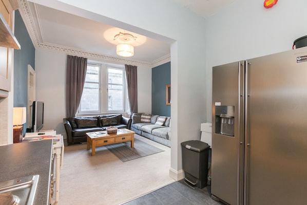 Appartement Luxe, 3 chambres, vue ville | Coin cuisine privé | Réfrigérateur, micro-ondes, four, plaque de cuisson
