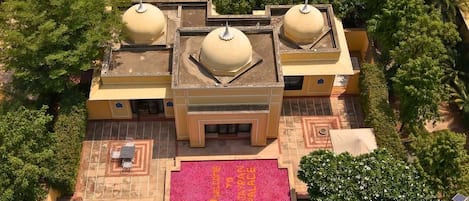 Presidential Villa With Private Pool & Garden