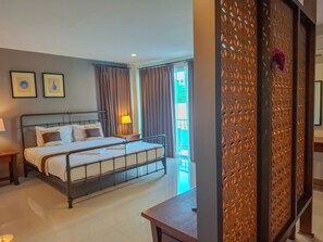Junior Suite | In-room safe, desk, blackout curtains, free WiFi - The Hideaway Resort Pattaya Chonburi (Pattaya)