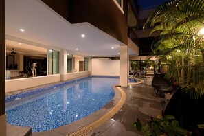 Indoor pool - The Hideaway Resort Pattaya Chonburi (Pattaya)