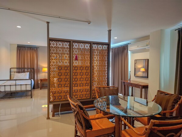 Junior Suite | In-room safe, desk, blackout curtains, free WiFi - The Hideaway Resort Pattaya Chonburi (Pattaya)
