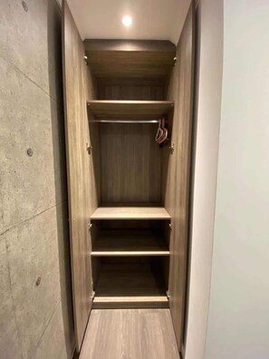 Deluxe-Doppelzimmer | Schreibtisch, Verdunkelungsvorhänge, schallisolierte Zimmer