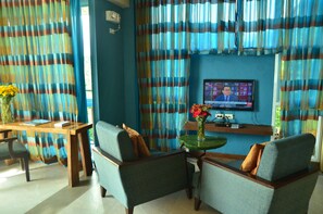 Living area - West 35 Eco Mountain Resort (Balamban)