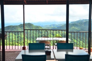 Breakfast, lunch, dinner served; local and international cuisine 