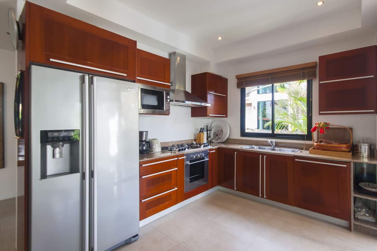 exclusive villa, 4 bedrooms, private pool, sea view | private kitchen | fridge, microwave, stovetop, coffee/tea maker